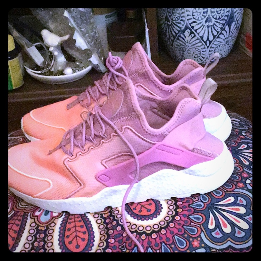 Nike air Hurache in pink ombré sz 9.5